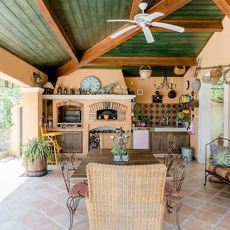 Agreable Chambre D'Hotes Avec Piscine Acomodação com café da manhã Le Beausset Exterior foto