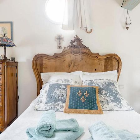 Agreable Chambre D'Hotes Avec Piscine Acomodação com café da manhã Le Beausset Exterior foto