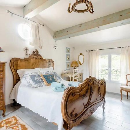 Agreable Chambre D'Hotes Avec Piscine Acomodação com café da manhã Le Beausset Exterior foto