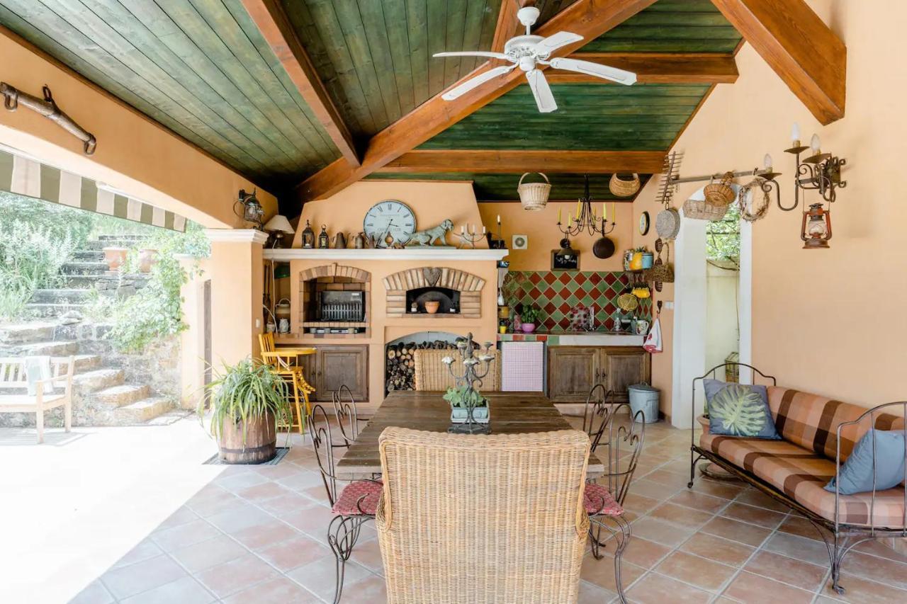 Agreable Chambre D'Hotes Avec Piscine Acomodação com café da manhã Le Beausset Exterior foto